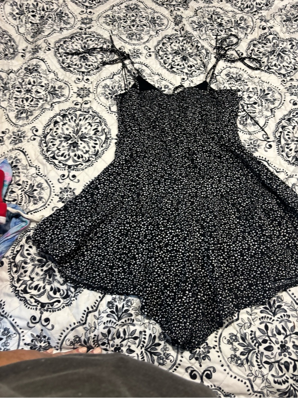 Princess Polly Floral Mini Dress in Black & White Size 4